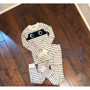 Hanna Andersson Black and White Striped Kids Pajama Footie